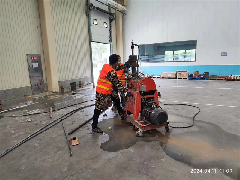 天河厂房地面下沉塌陷注浆加固施工